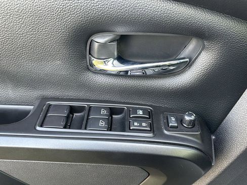 Used 2024 Nissan Titan PRO-4X w/ Pro-4x Convenience Package image 13