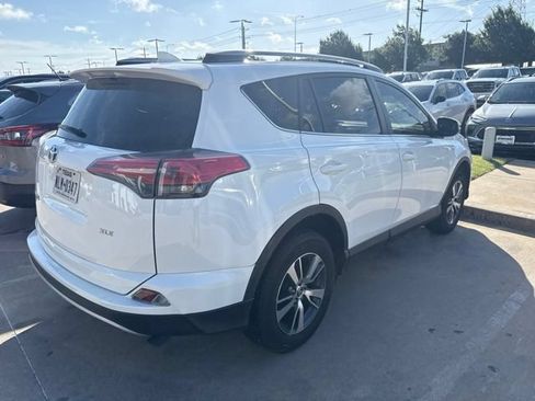 Used 2018 Toyota RAV4 XLE FWD image 4