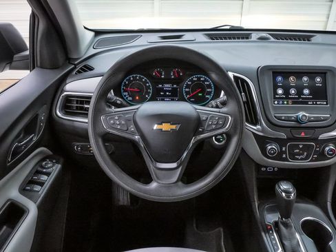 Used 2021 Chevrolet Equinox LS FWD image 18