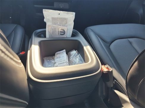 New 2026 Chrysler Pacifica Select image 7