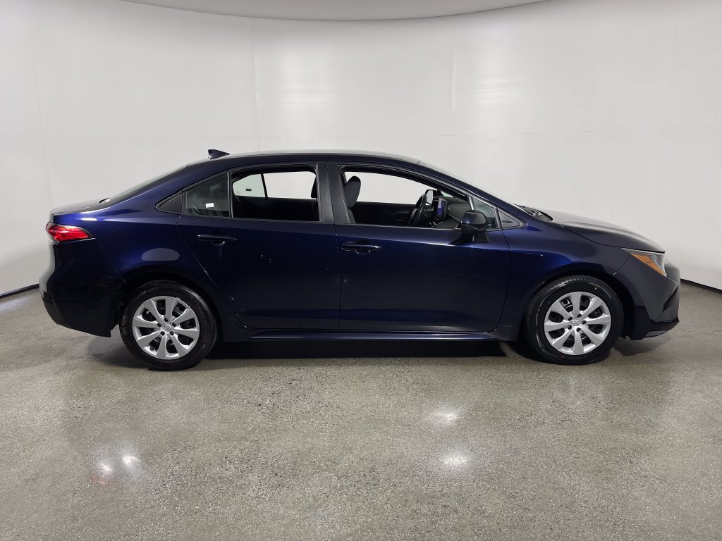 Used 2024 Toyota Corolla LE FWD image 2