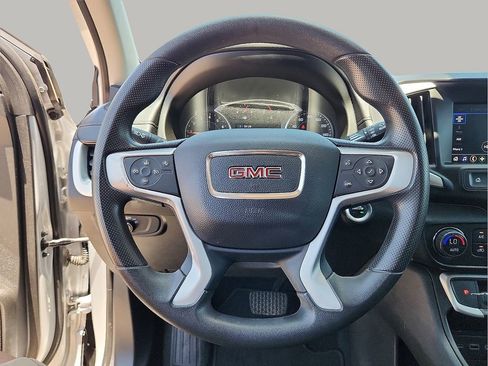 Used 2022 GMC Terrain SLE w/ Driver Convenience Package FWD image 18