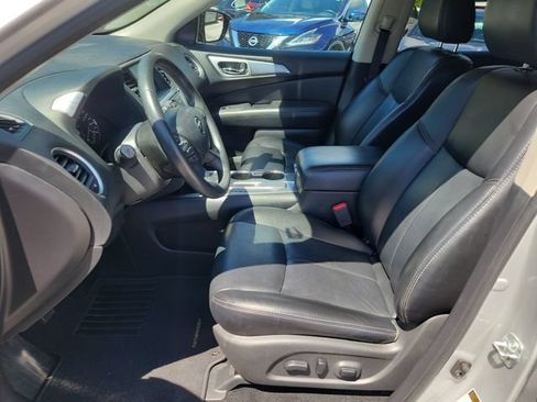 Used 2017 Nissan Pathfinder SL w/ Cargo Package FWD image 21