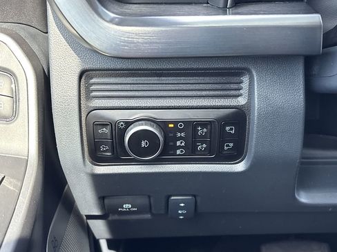 Certified 2025 Ford F450 Lariat image 27