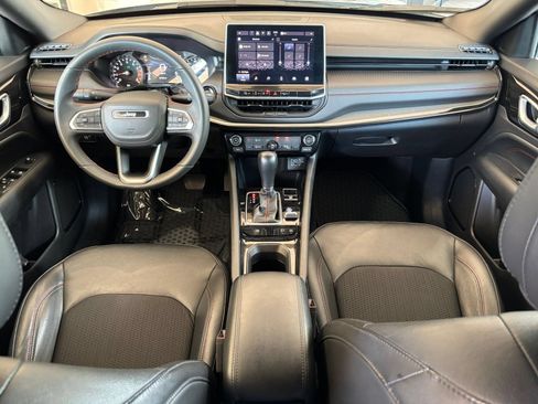 Used 2025 Jeep Compass Trailhawk AWD/4WD image 33
