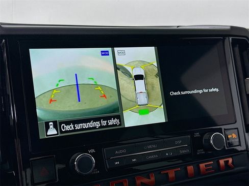 Used 2025 Nissan Frontier PRO-4X w/ Pro Convenience Package image 10