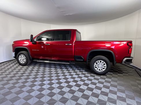 Used 2025 Chevrolet Silverado 3500 LTZ AWD/4WD image 4