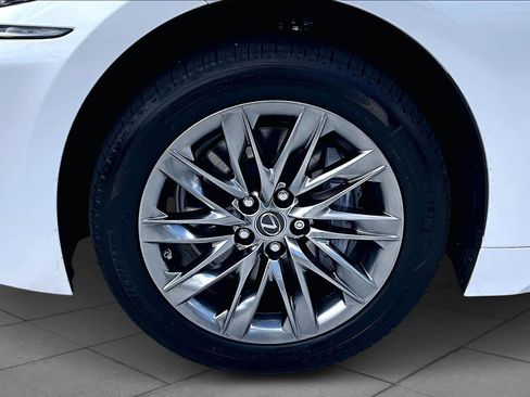 Used 2018 Lexus LS 500 w/ Interior Upgrade Package image 10