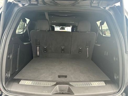 Used 2023 Chevrolet Suburban Z71 image 24