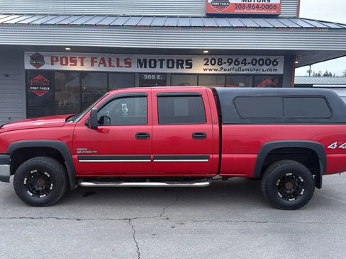 Used 2006 Chevrolet Silverado 2500 LT w/ Heavy-Duty Power Package image 1