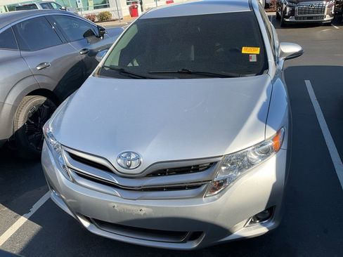 Used 2013 Toyota Venza LE w/ LE Convenience Pkg image 10