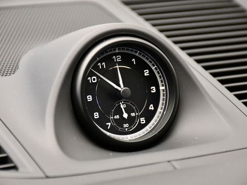 Certified 2025 Porsche Macan image 21