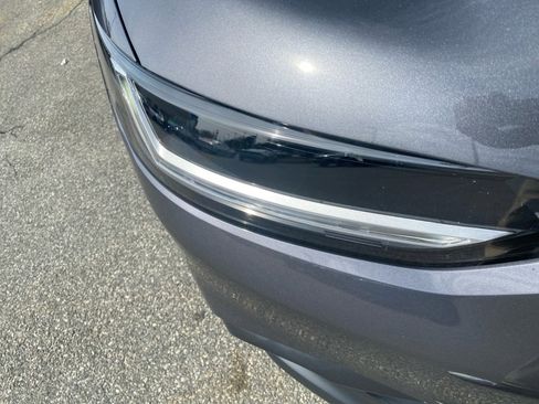 Certified 2025 Honda HR-V LX image 28