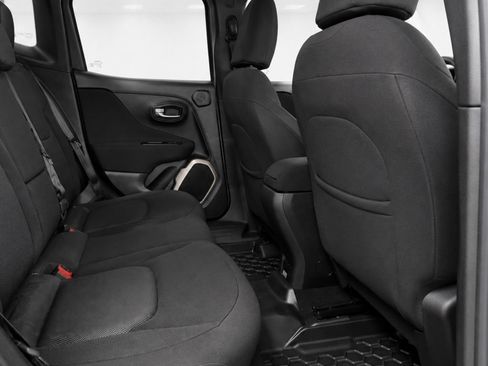 Used 2015 Jeep Renegade Latitude w/ Popular Equipment Group AWD/4WD image 16
