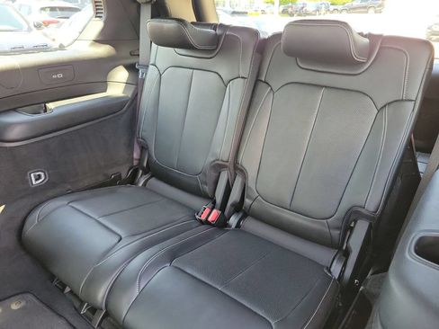 Used 2023 Jeep Grand Cherokee L Overland w/ Luxury Tech Group IV AWD/4WD image 14