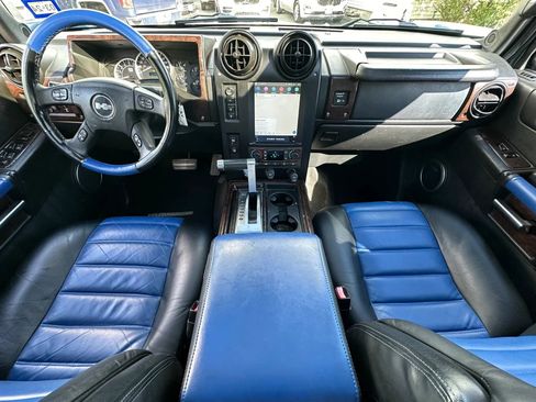 Used 2005 HUMMER H2 SUT w/ Preferred Equipment Group AWD/4WD image 11