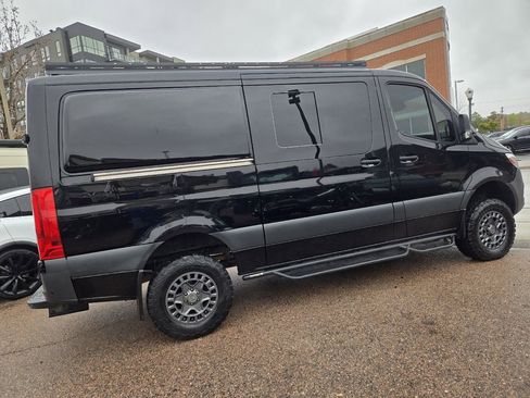 Used 2020 Mercedes-Benz Sprinter 2500 image 14