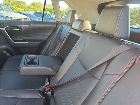 Used 2023 Toyota RAV4 XLE Premium image 12