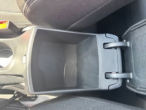 Used 2025 Hyundai Venue SEL image 26