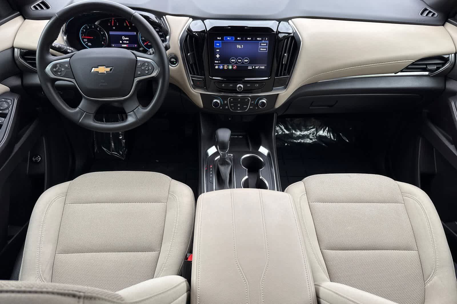 Used 2023 Chevrolet Traverse LT w/ LPO, Cargo Package AWD/4WD image 3