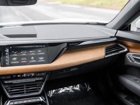 Used 2022 Audi e-tron GT Premium Plus AWD/4WD image 29