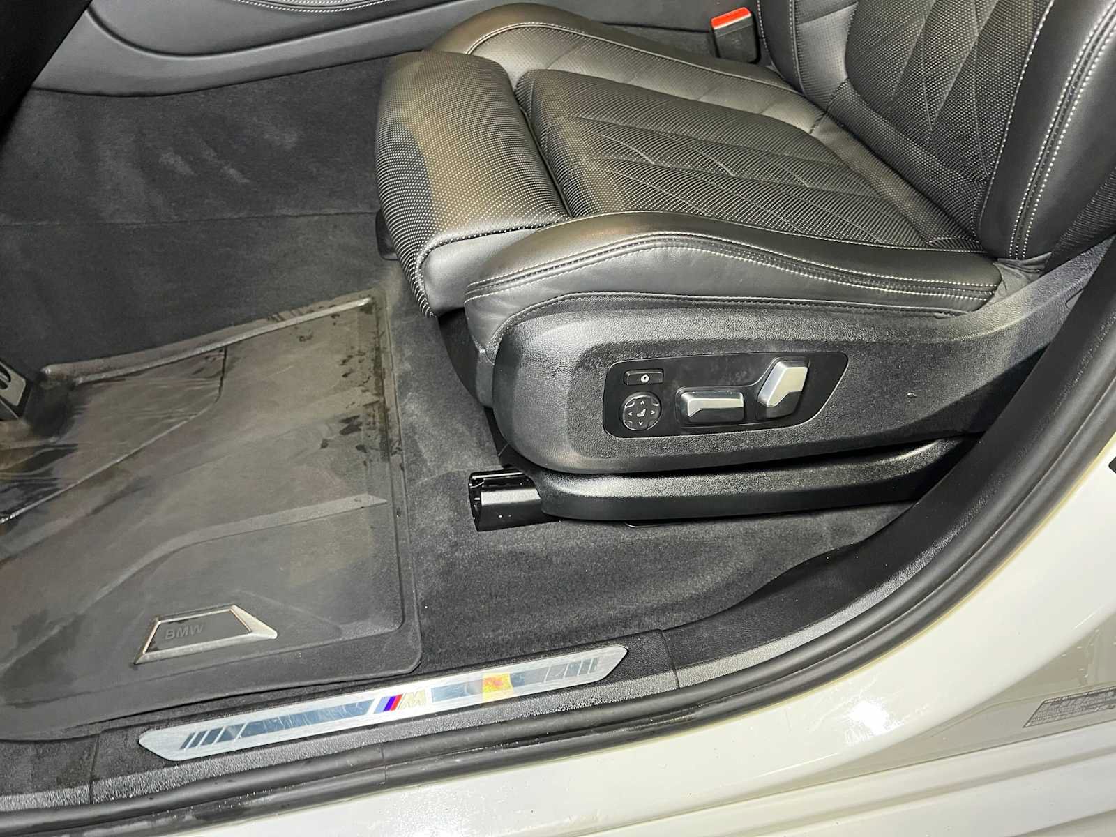 Used 2023 BMW X5 xDrive40i w/ M Sport Package AWD/4WD image 28