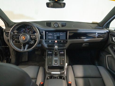 Certified 2026 Porsche Macan AWD/4WD image 25