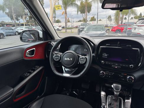 Used 2023 Kia Soul GT-Line FWD image 19