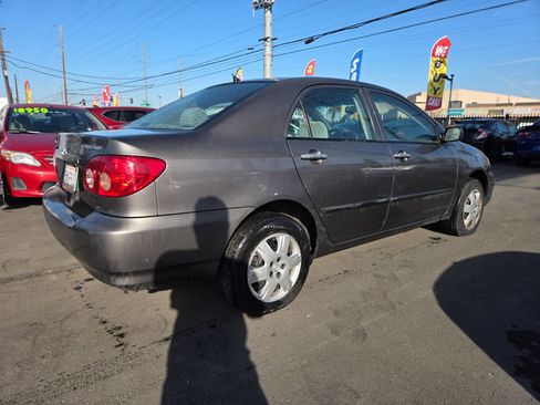 Used 2005 Toyota Corolla CE image 4