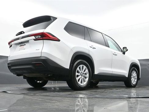 Used 2024 Toyota Grand Highlander XLE image 28