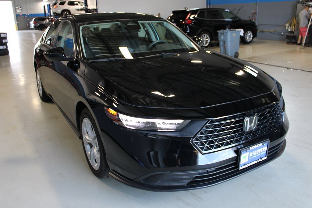 Used 2023 Honda Accord LX image 3