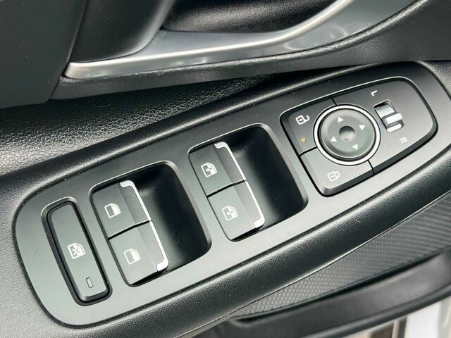 Used 2025 Hyundai Sonata SEL FWD image 13