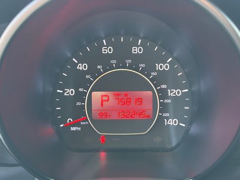 Used 2015 Kia Soul + w/ Audio Package FWD image 11