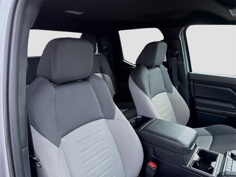 Used 2025 Toyota Tacoma TRD Sport image 25