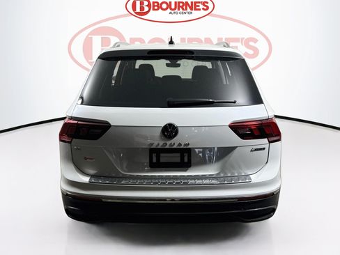Used 2023 Volkswagen Tiguan SE AWD/4WD image 9