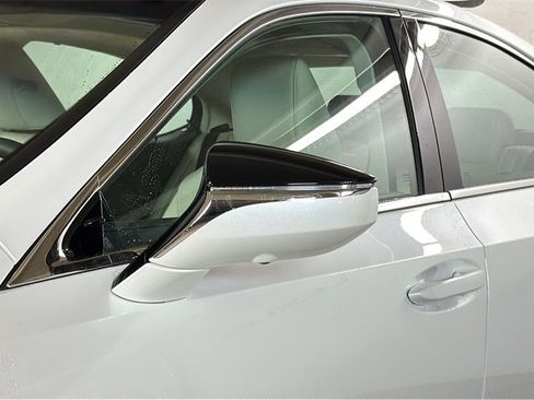 Certified 2025 Lexus ES 350 Ultra Luxury w/ Accessory Package (Z2) image 5