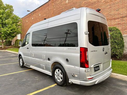 Used 2019 Mercedes-Benz Sprinter 2500 image 9