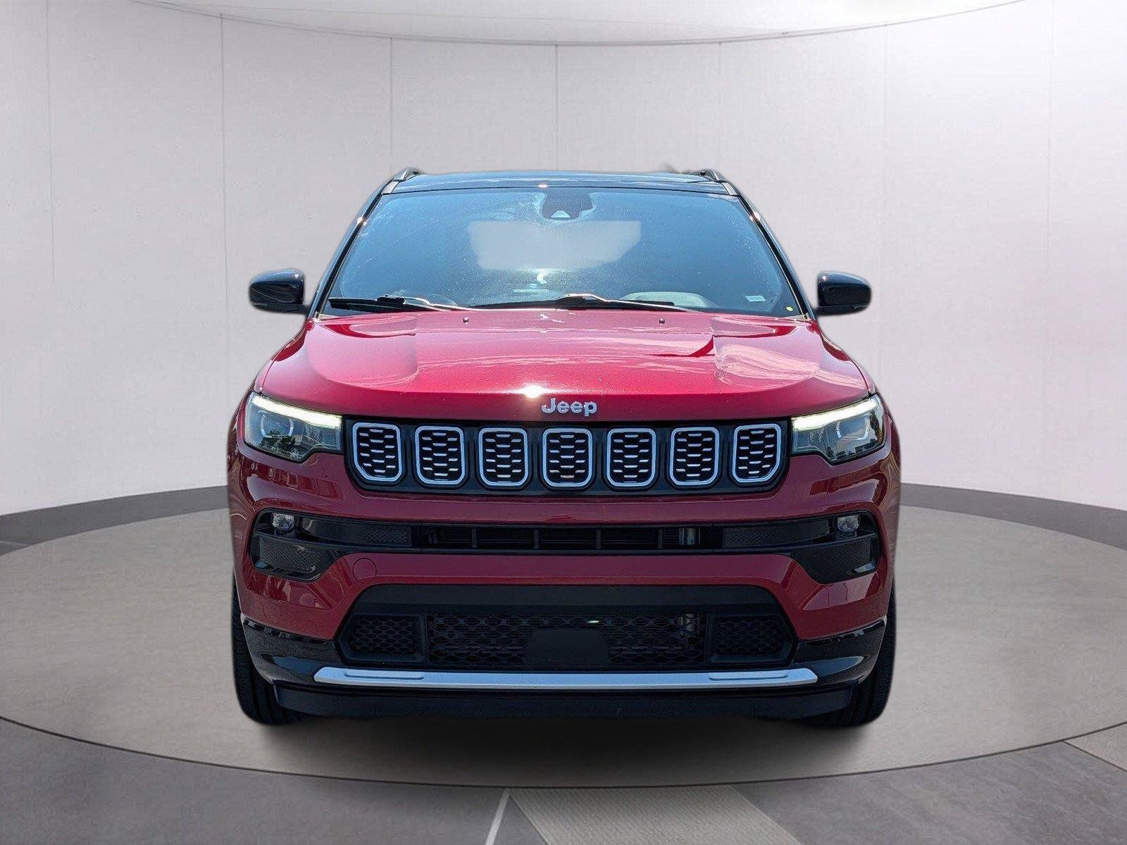 Used 2025 Jeep Compass Limited w/ Elite Group AWD/4WD image 8