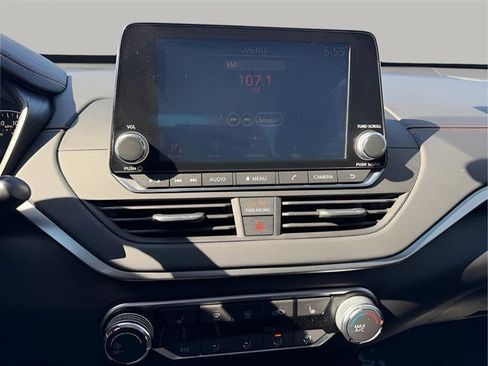 Used 2020 Nissan Altima 2.0 SR image 40