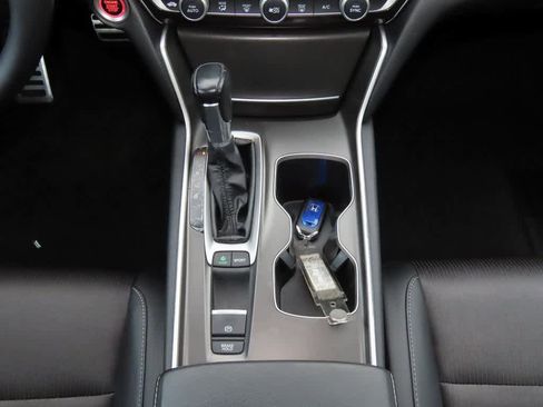 Used 2020 Honda Accord Sport image 22