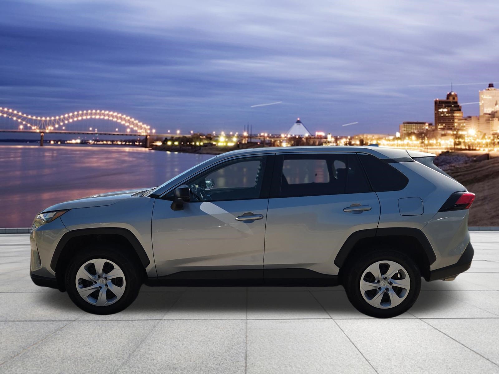 Used 2025 Toyota RAV4 LE AWD/4WD image 2