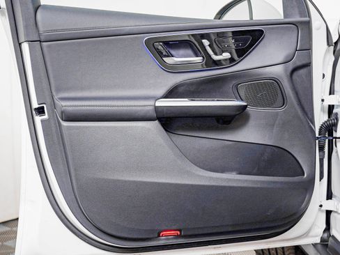 Certified 2024 Mercedes-Benz GLC 300 image 23