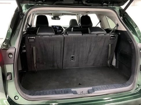Used 2024 Toyota Highlander XLE image 38