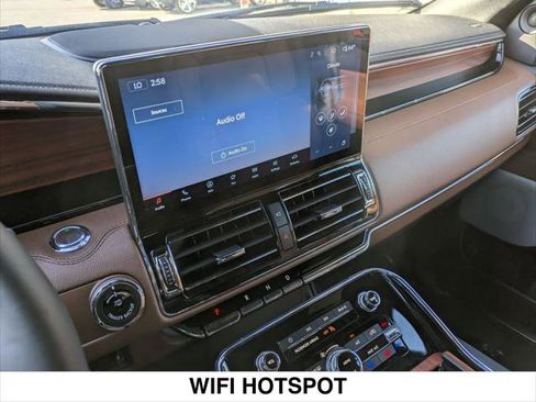 Certified 2024 Lincoln Navigator Reserve image 18