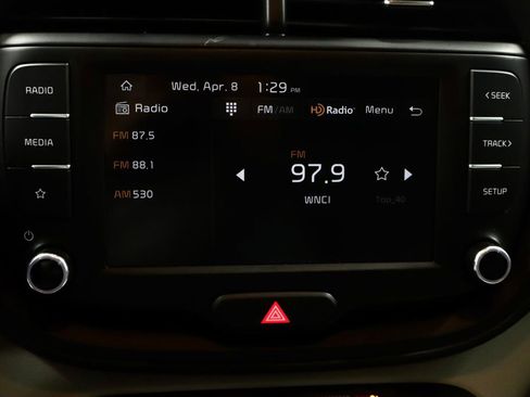 Used 2025 Kia Soul LX w/ LX Technology Package image 2