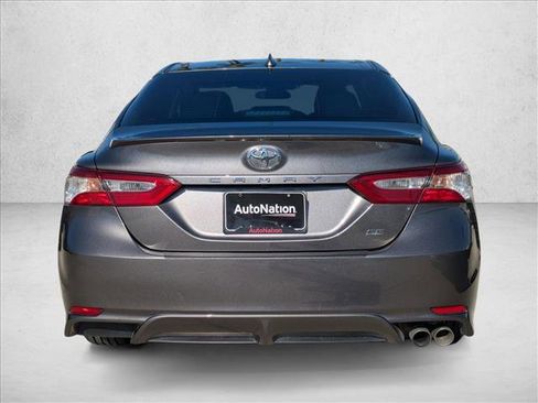 Used 2020 Toyota Camry SE w/ Carpet Mat Package image 7