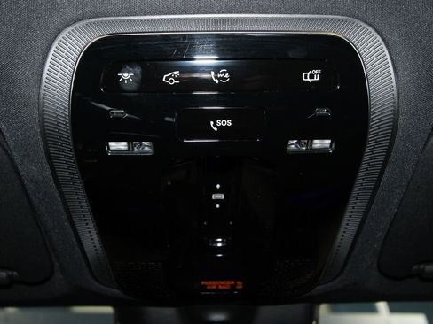 Used 2023 Mercedes-Benz GLC 300 image 19