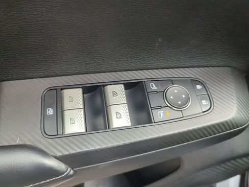 Used 2022 Mitsubishi Outlander SE image 32