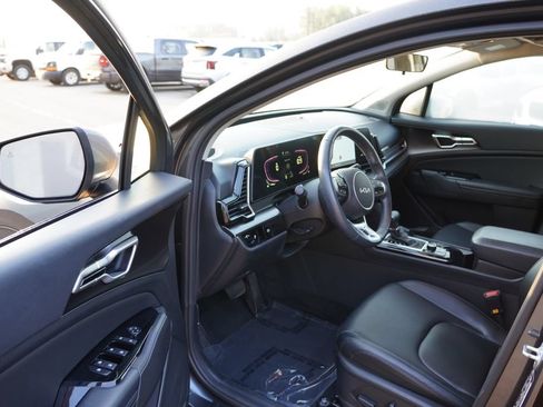 Used 2024 Kia Sportage EX AWD/4WD image 14