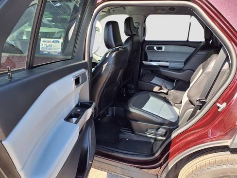 Certified 2023 Ford Explorer XLT w/ Equipment Group 202A AWD/4WD image 31